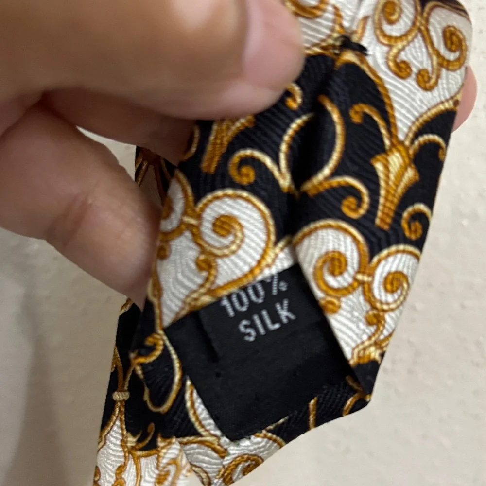 Dona/DonaElegant Paisley Tie in Cream and Brown Hand Made IN ITALY